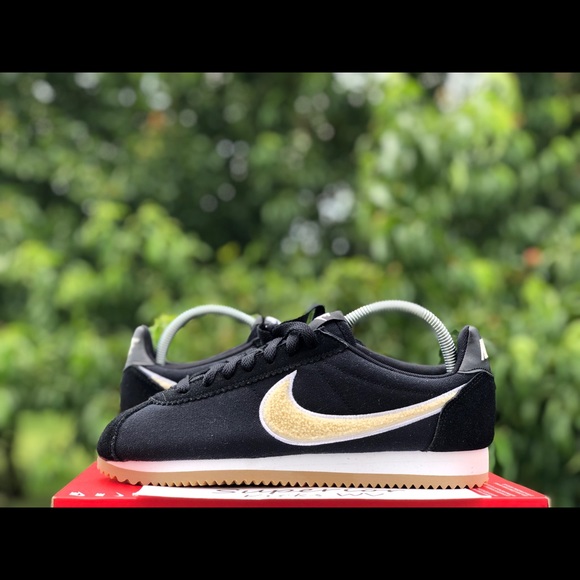 nike classic cortez prm